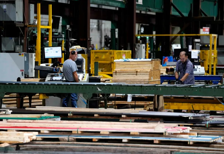 President Trump sticks with tariffs ahead of midterms